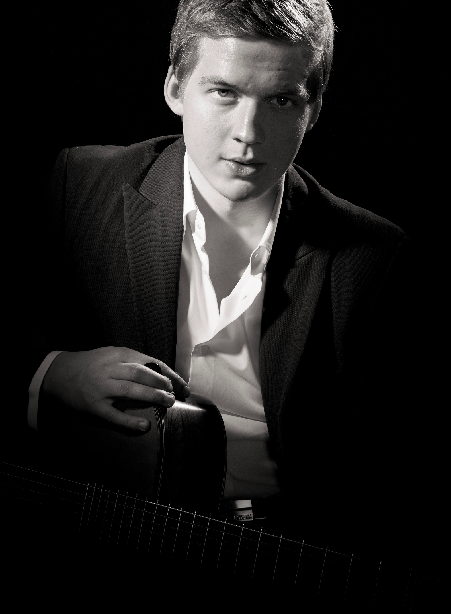 Olli-Soikkelli,-guitar-01